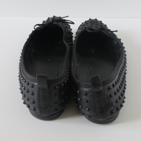 ⬇️REDUCED⬇️Size 37.5 Gucci Studded Flats - Picture 3 of 4